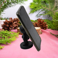 Cartoon Astronaut Magnetic Mobile Phone Holder â€“ 360Â° Rotating Car Mount (1 Pc)