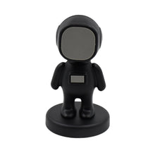 Cartoon Astronaut Magnetic Mobile Phone Holder â€“ 360Â° Rotating Car Mount (1 Pc)