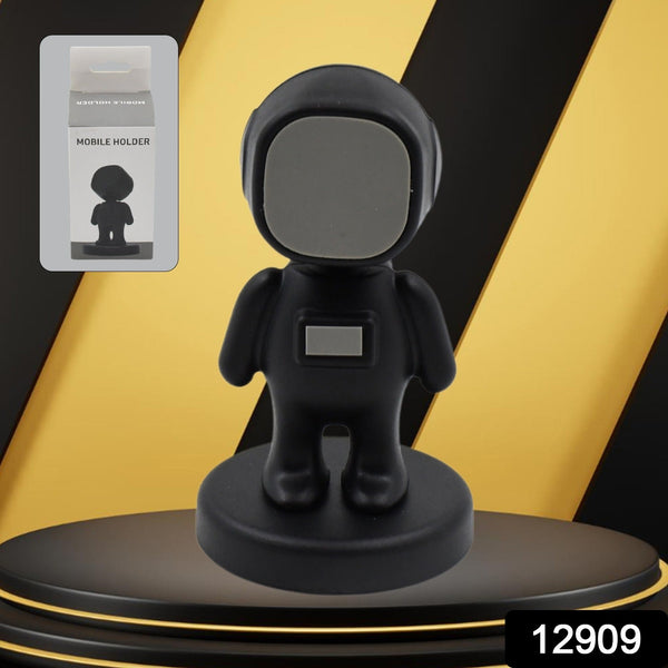 Cartoon Astronaut Magnetic Mobile Phone Holder â€“ 360Â° Rotating Car Mount (1 Pc)